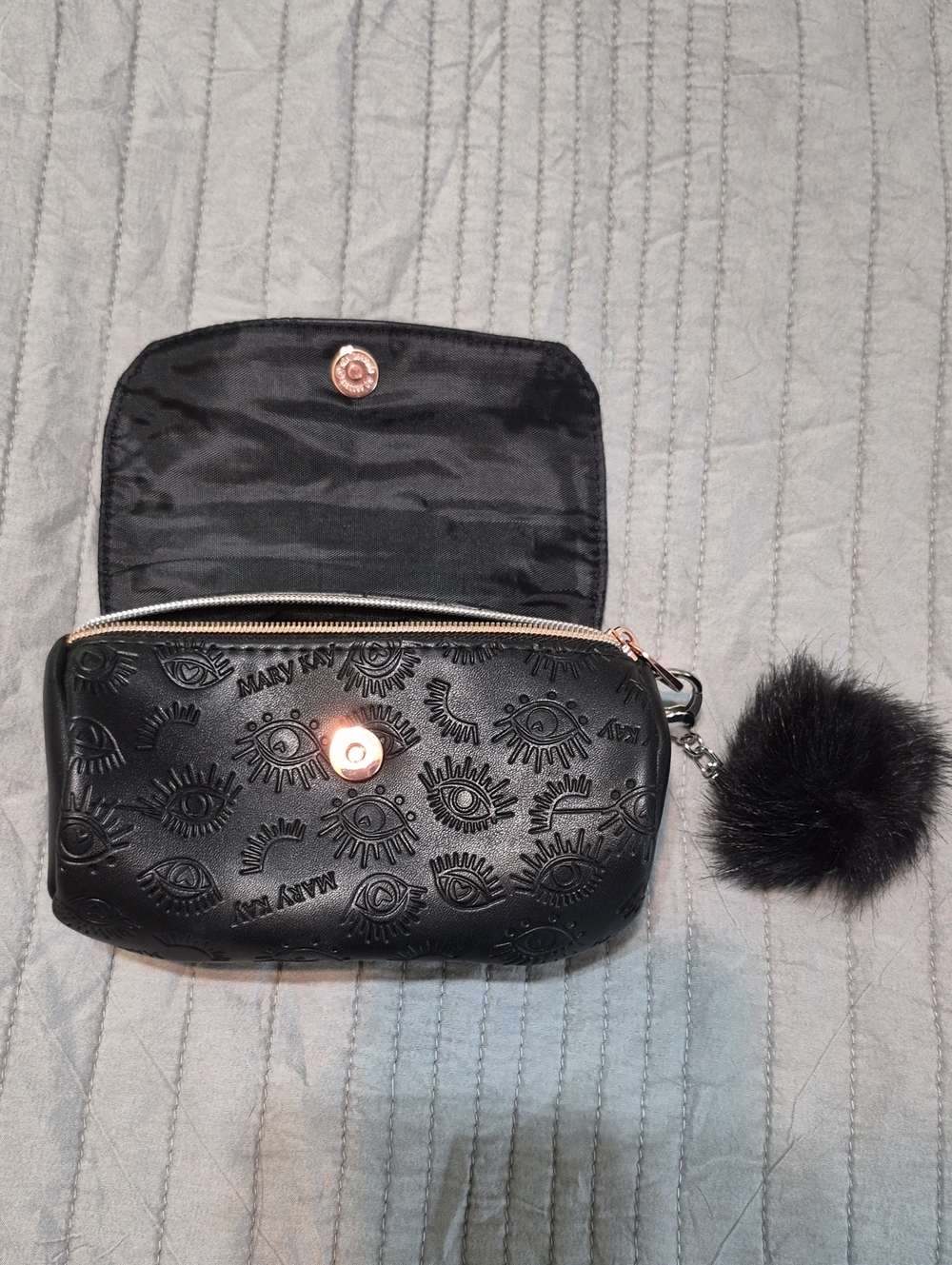 Mary Kay Cosmetic Bag With Thirty-One Pom Charm